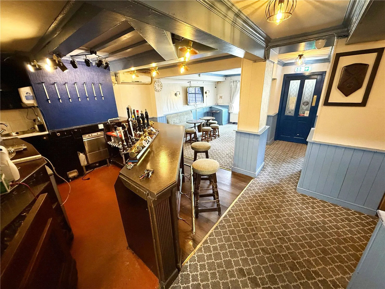 2 bed Pub