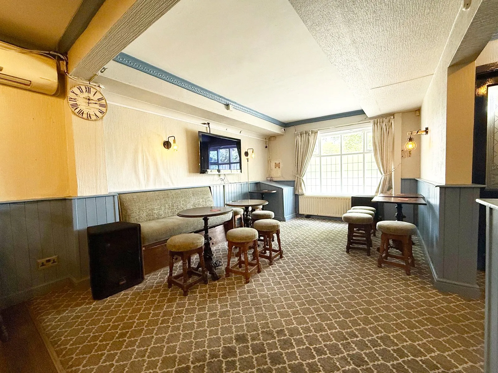2 bed Pub