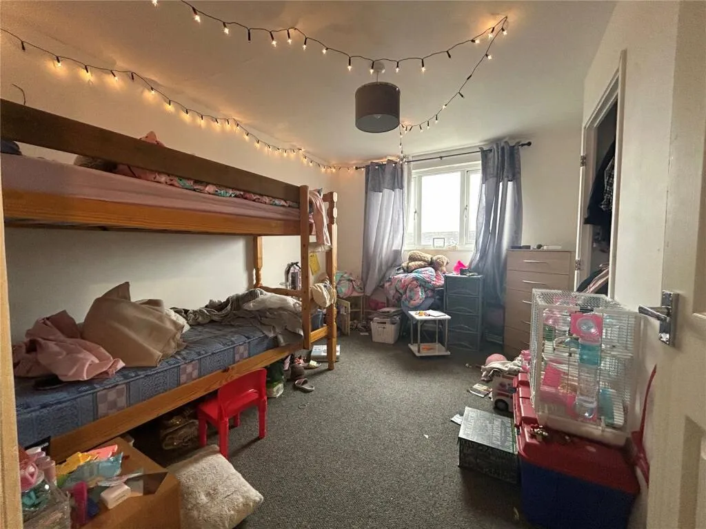 3 bed End of Terrace