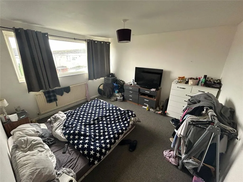 3 bed End of Terrace