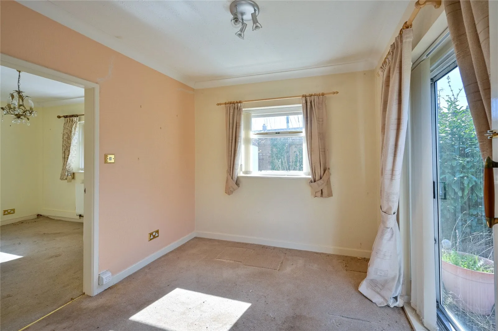 2 bed Detached Bungalow