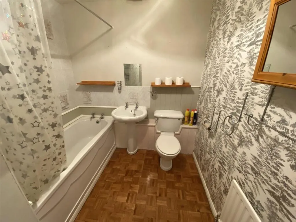 2 bed Ground Maisonette