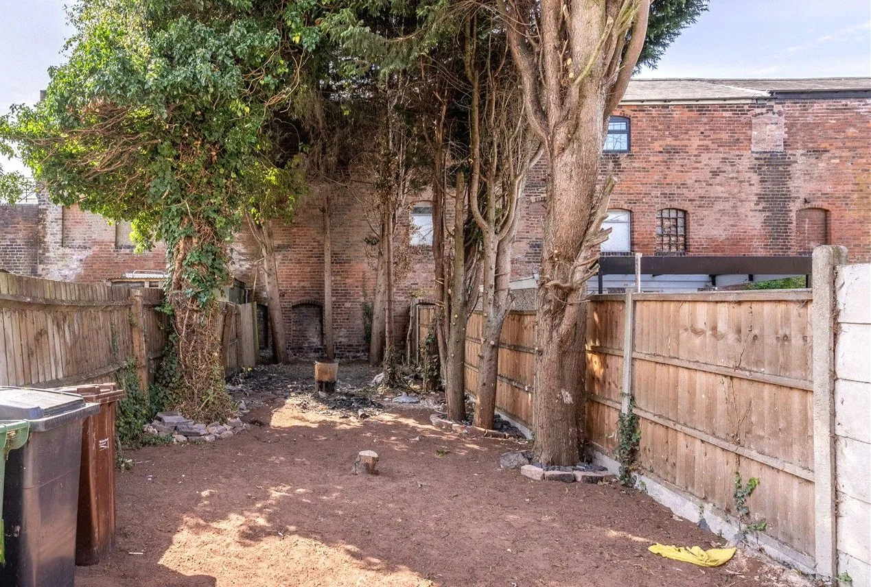 3 bed Terraced