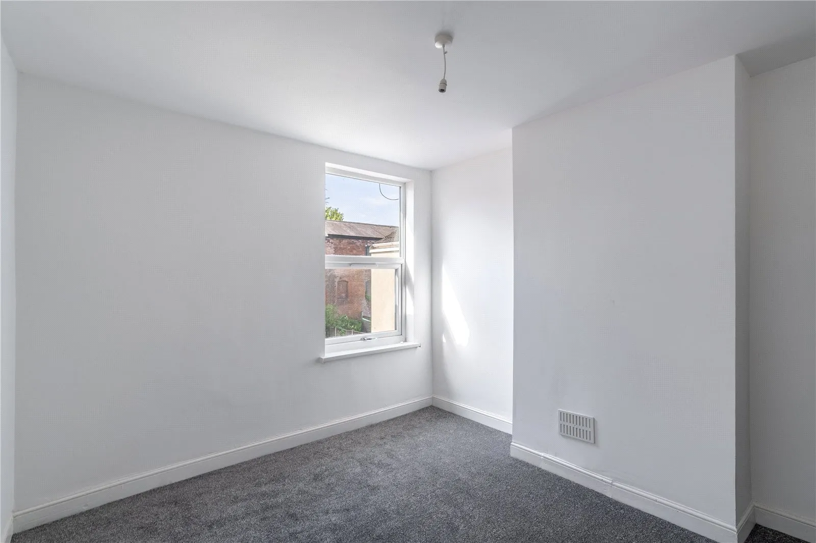 3 bed Terraced