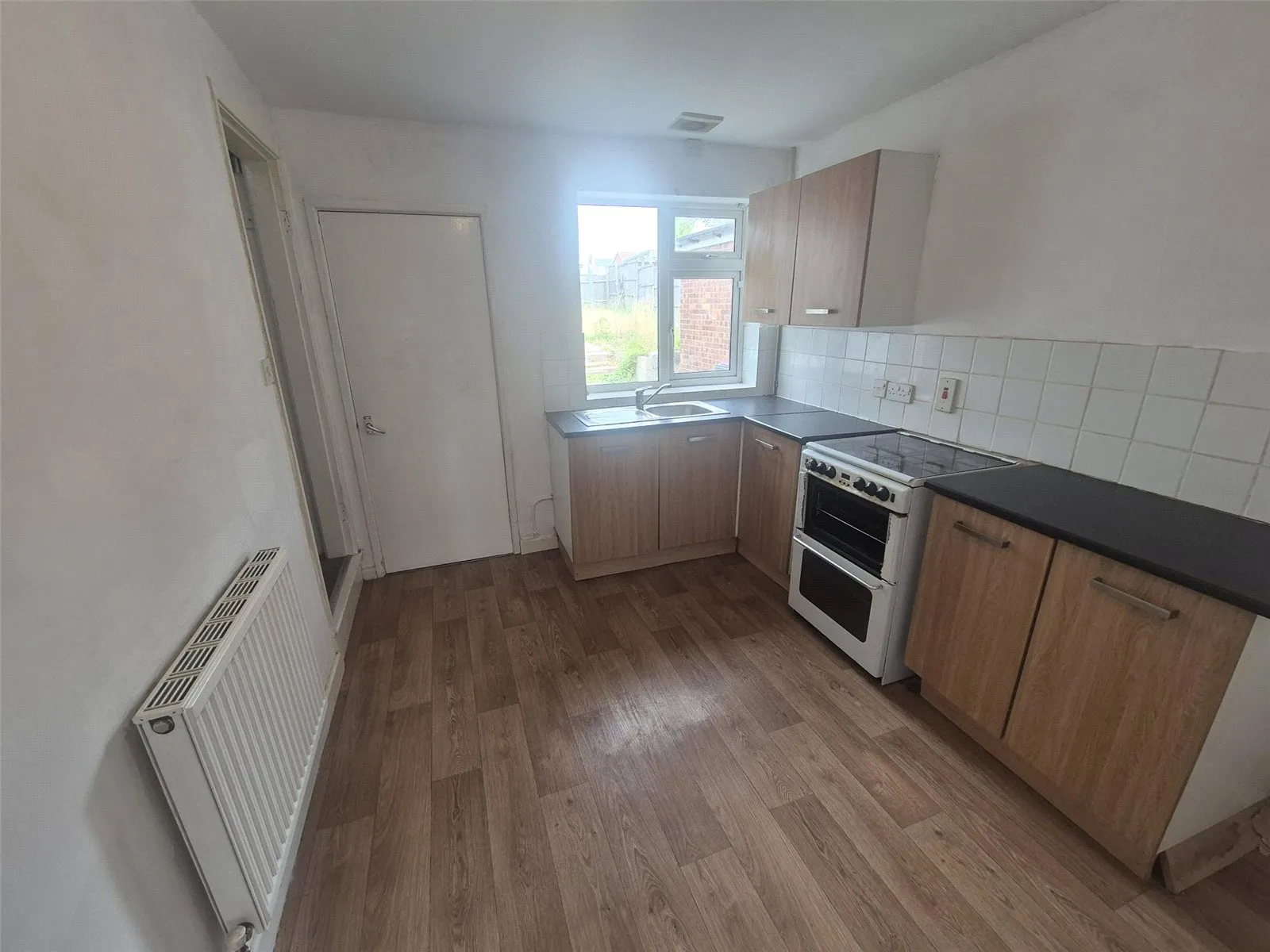 3 bed End of Terrace