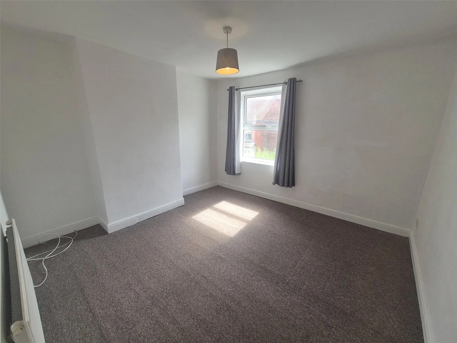 3 bed End of Terrace