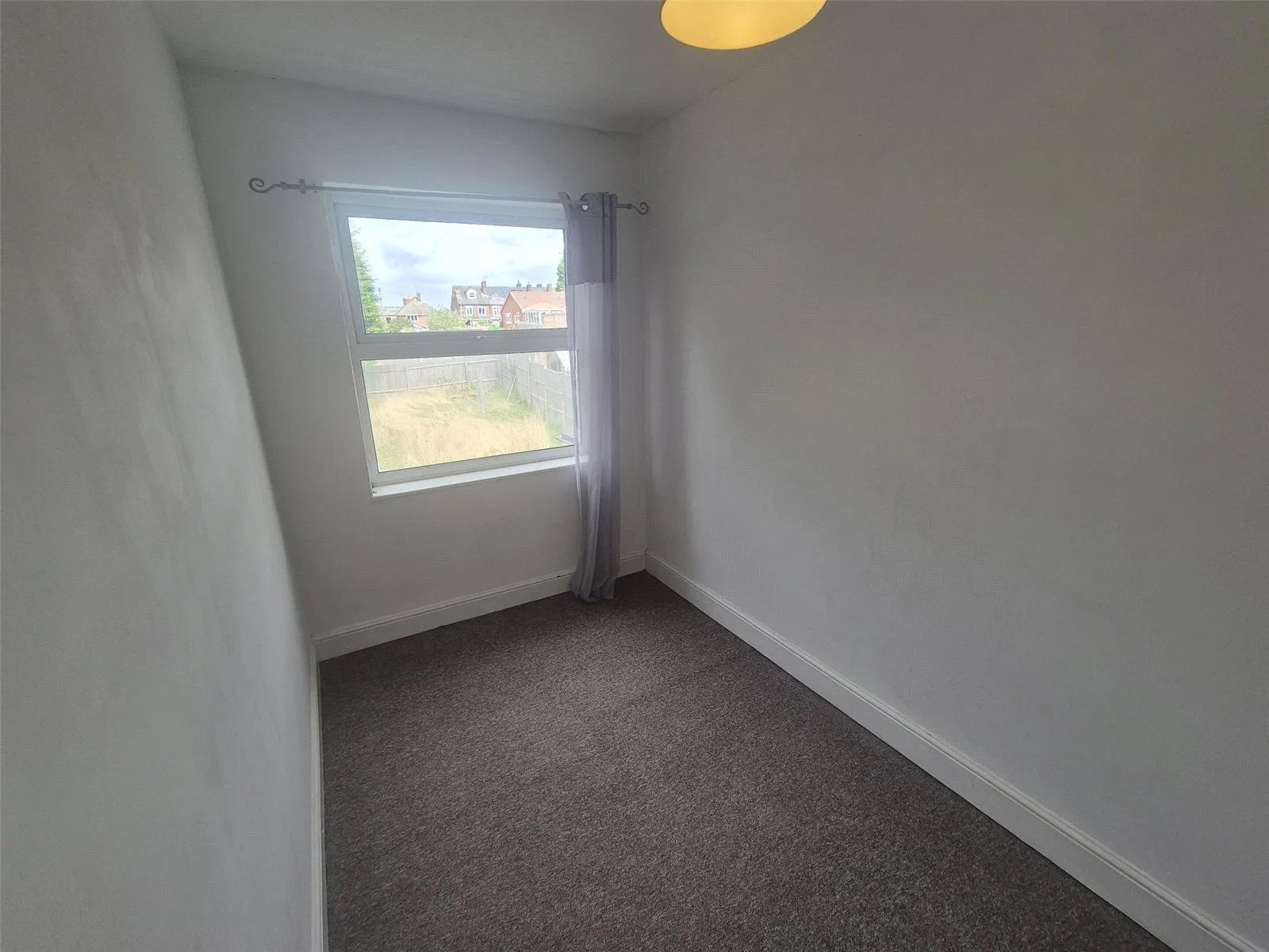 3 bed End of Terrace
