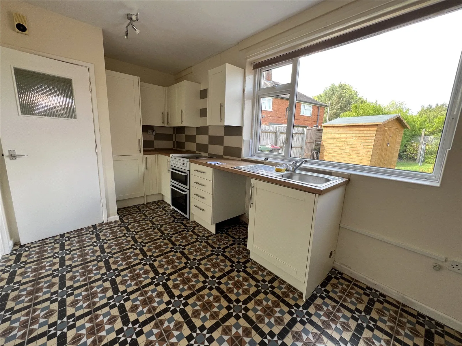 2 bed Semi-Detached