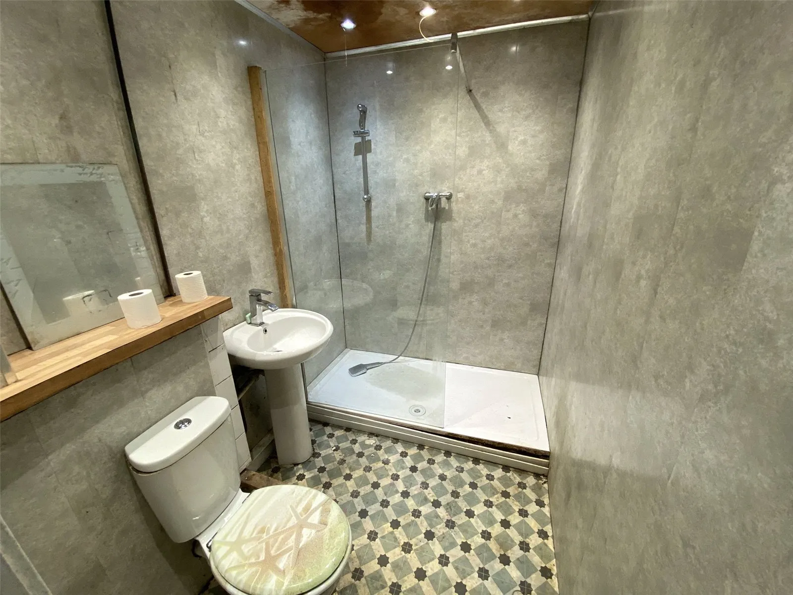 3 bed End of Terrace