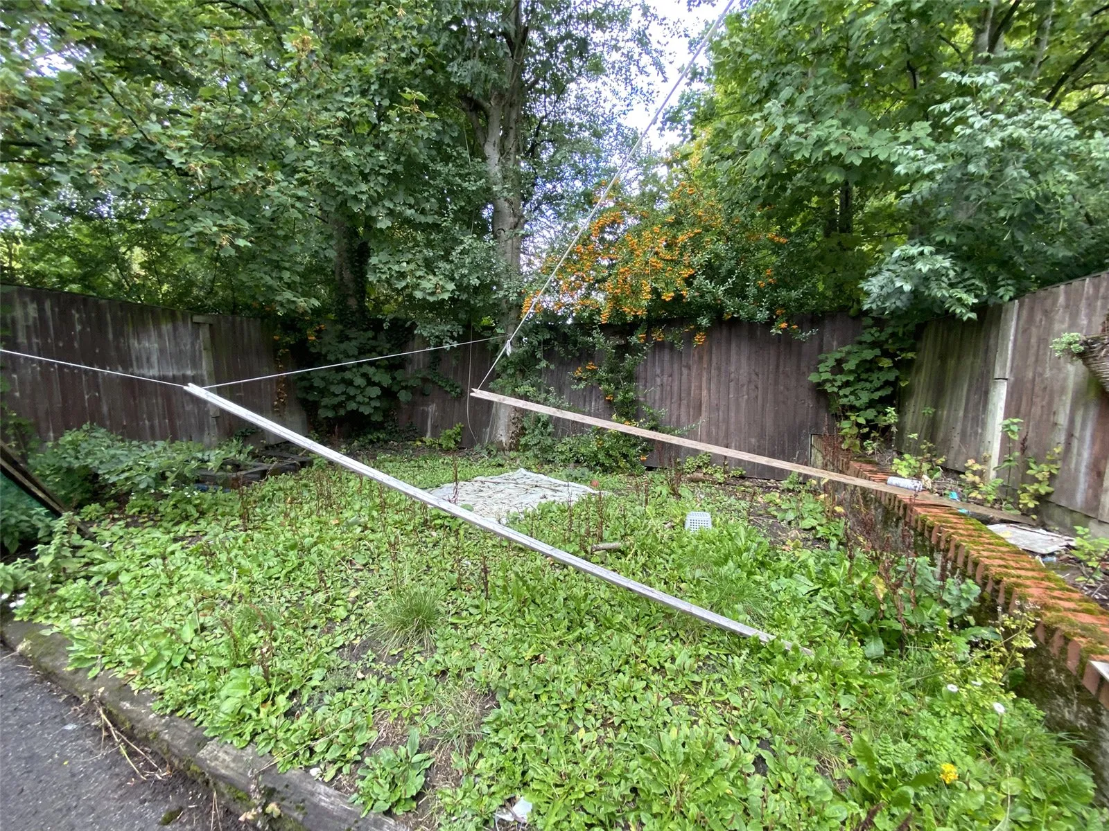 3 bed End of Terrace