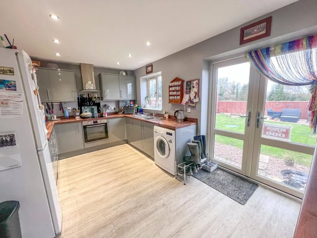 3 bed Semi-Detached