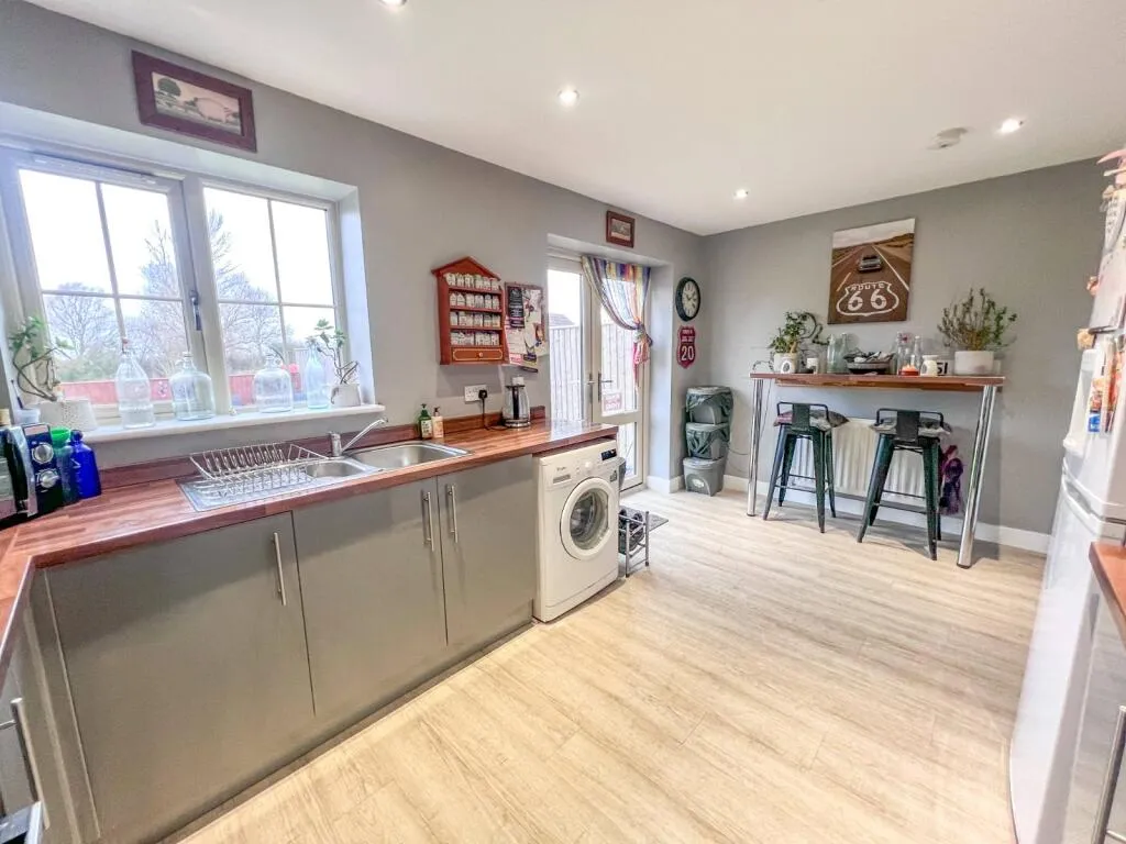 3 bed Semi-Detached