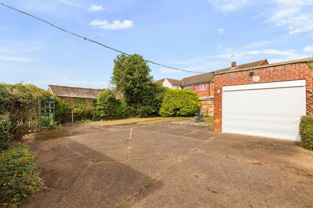 3 bed Detached Bungalow