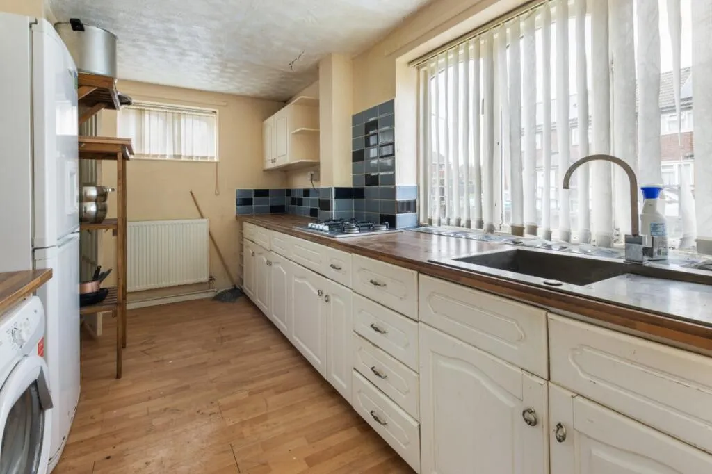 3 bed End of Terrace