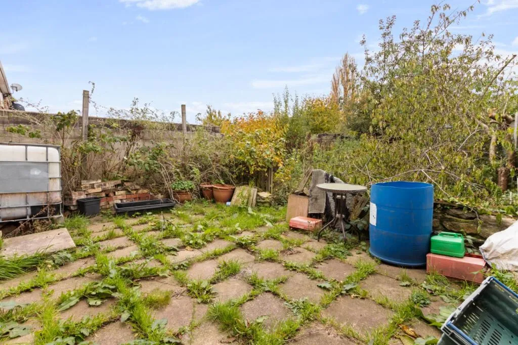 3 bed End of Terrace