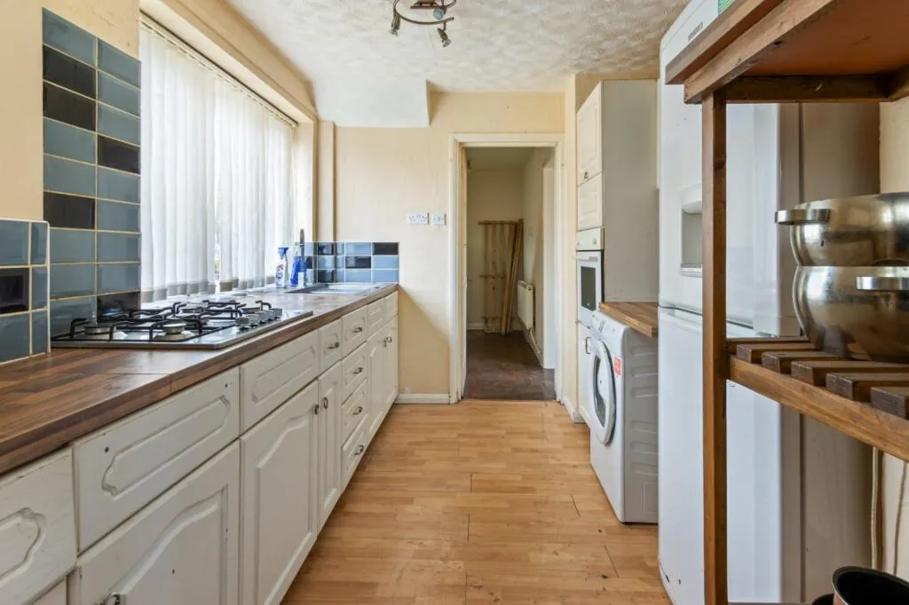 3 bed End of Terrace