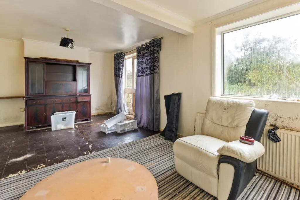 3 bed End of Terrace