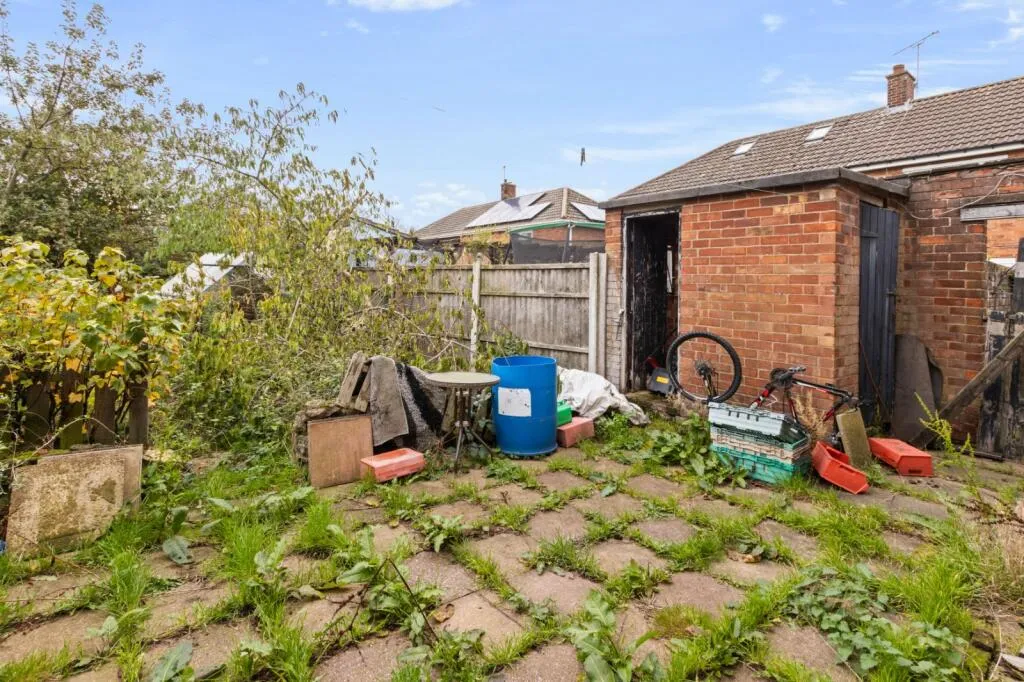 3 bed End of Terrace