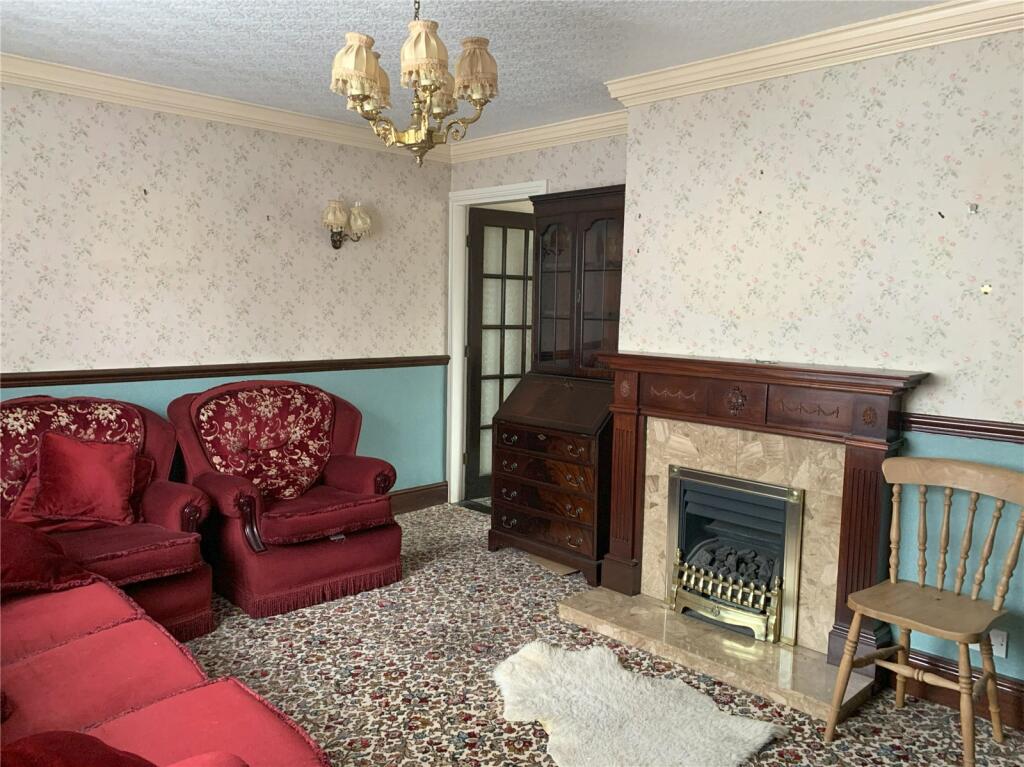 3 bed End of Terrace