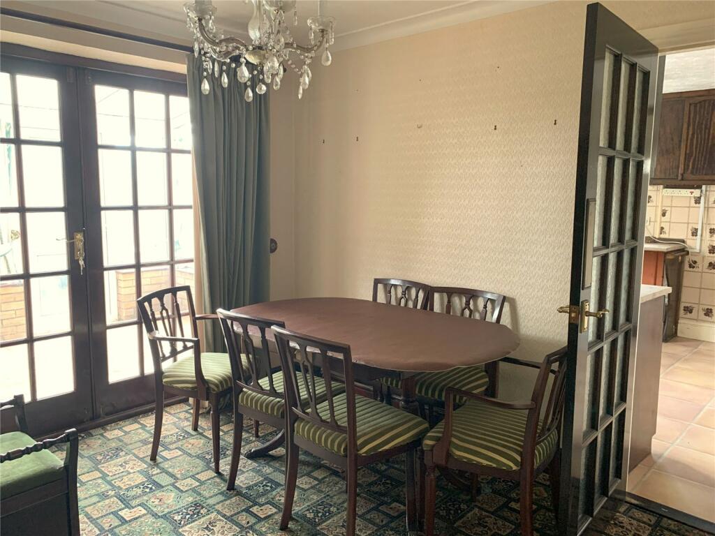 3 bed End of Terrace
