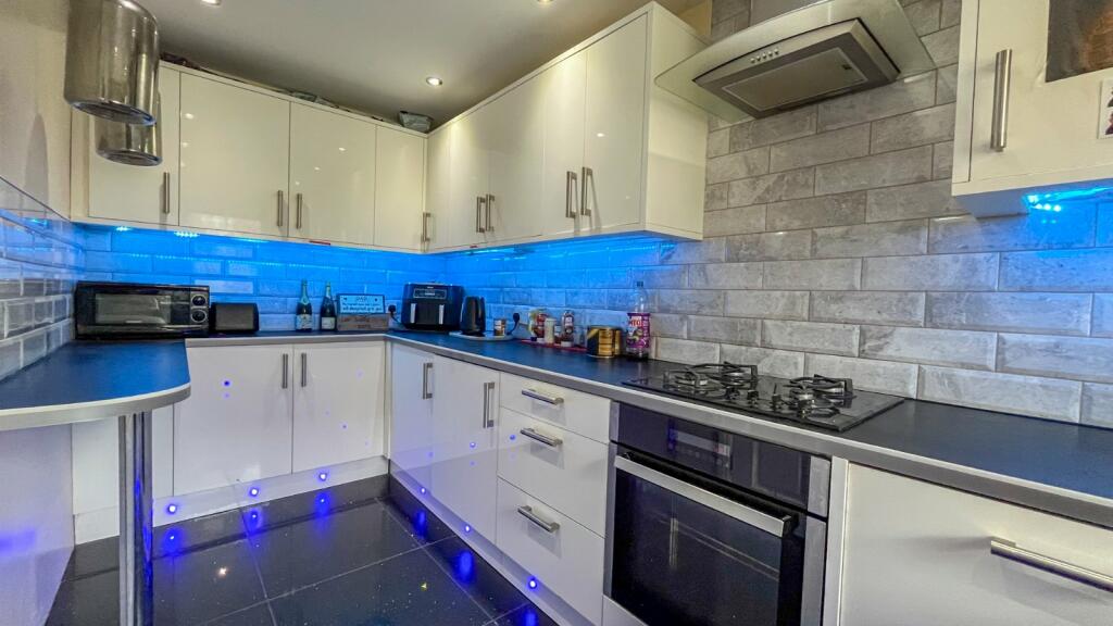 3 bed Town House