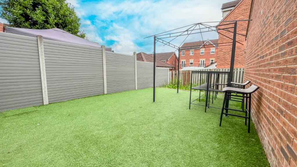 3 bed Town House