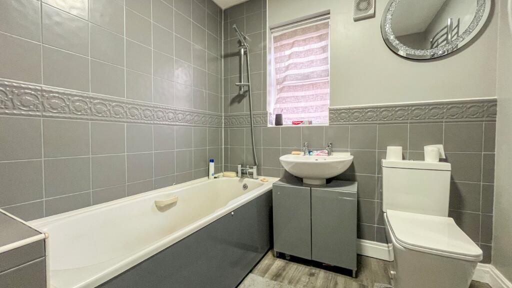 3 bed Town House