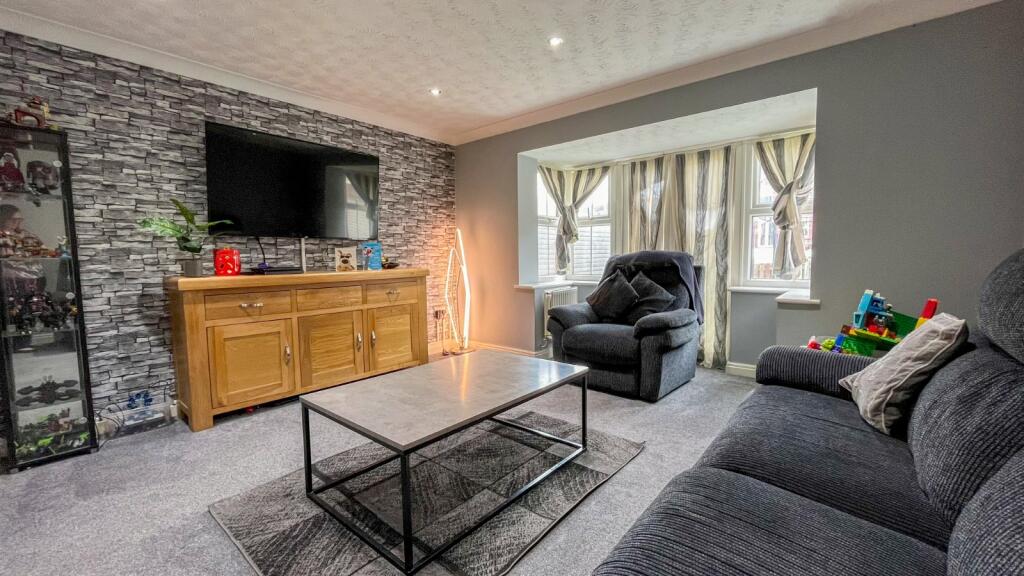 3 bed Town House