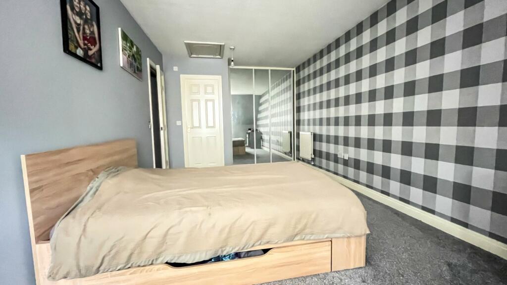 3 bed Town House