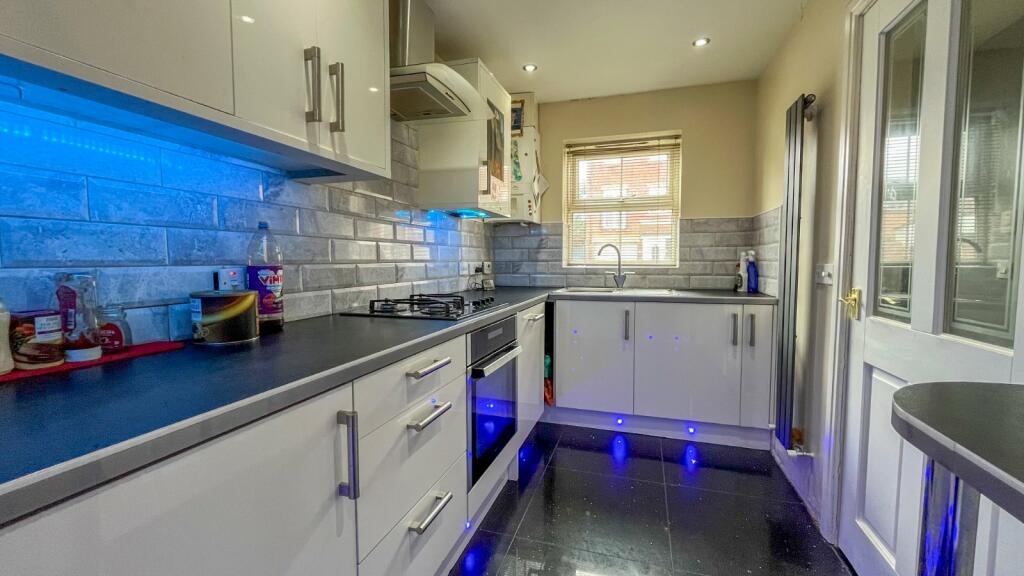 3 bed Town House