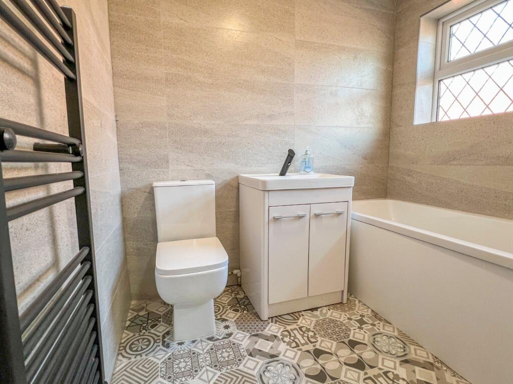 3 bed End of Terrace