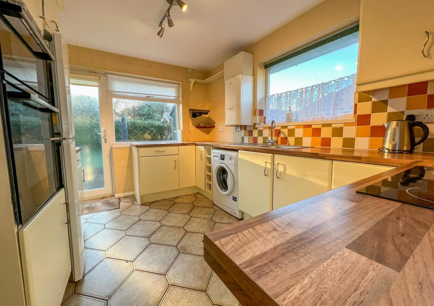 2 bed Detached Bungalow