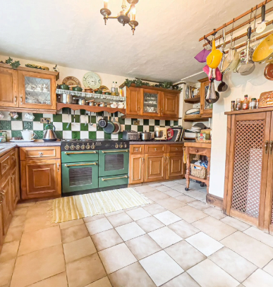 4 bed Character Property