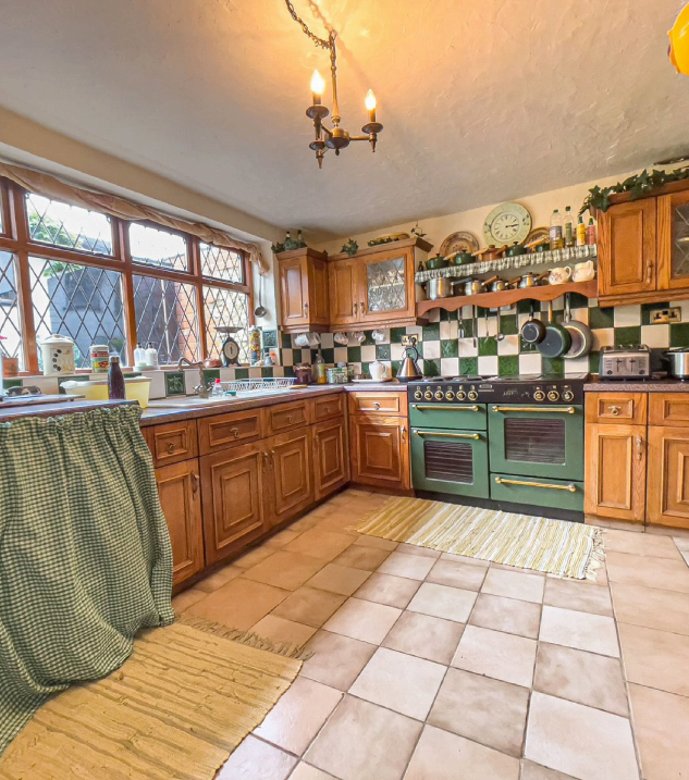 4 bed Character Property