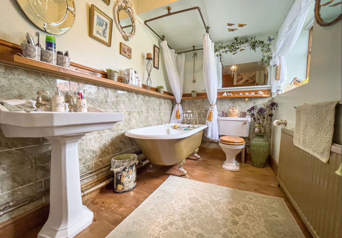 4 bed Character Property