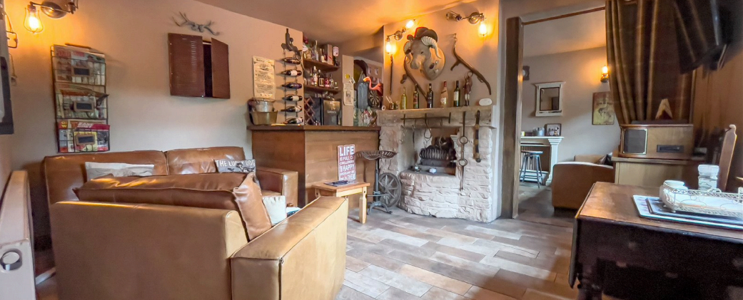 4 bed Character Property