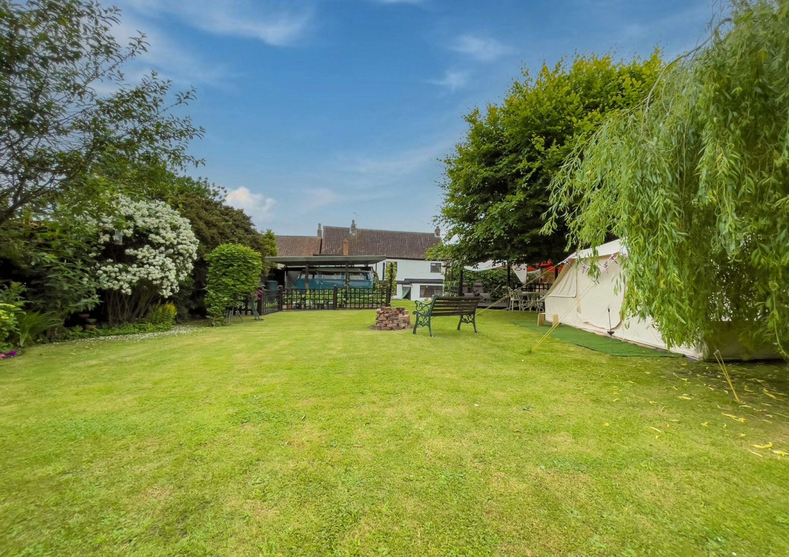 4 bed Character Property