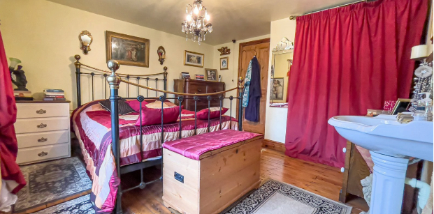 4 bed Character Property