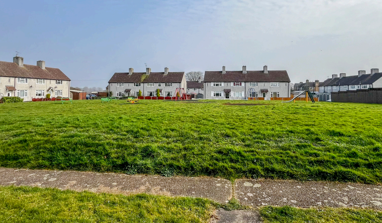 4 bed Semi-Detached