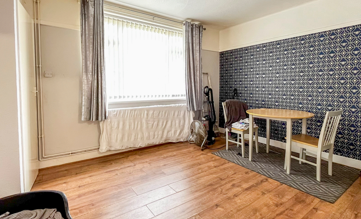 4 bed Semi-Detached