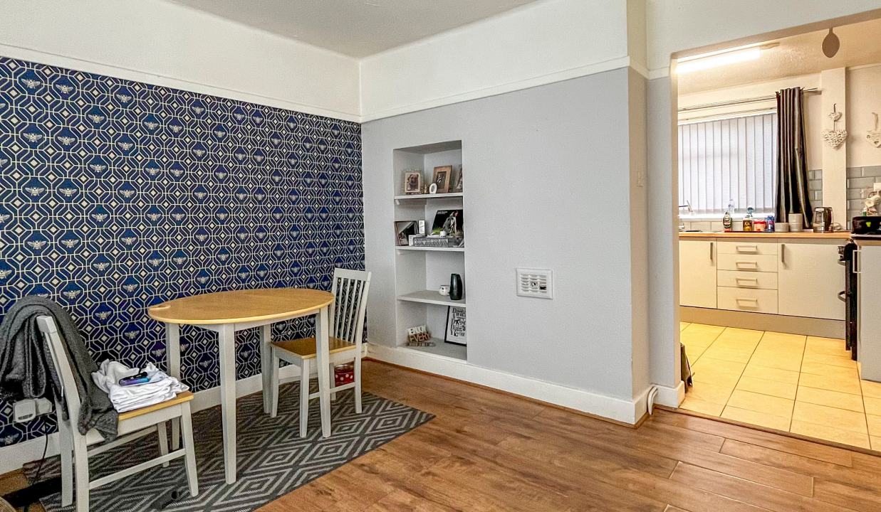 4 bed Semi-Detached