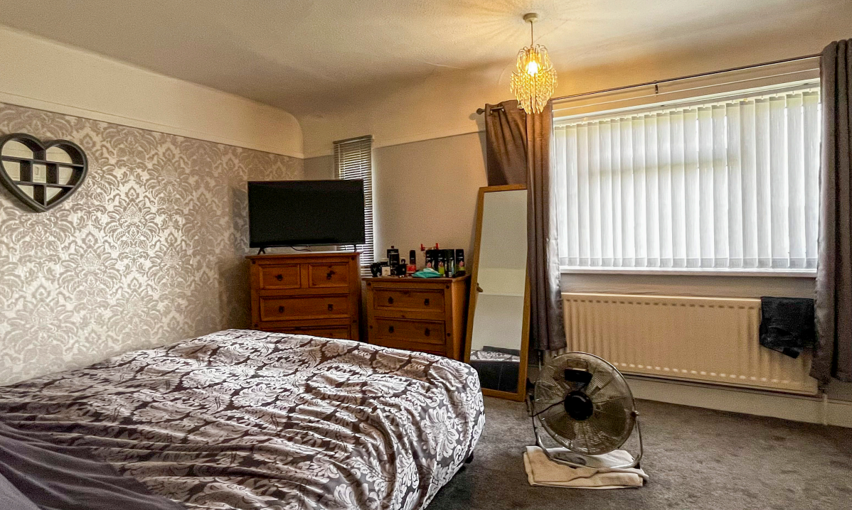 4 bed Semi-Detached
