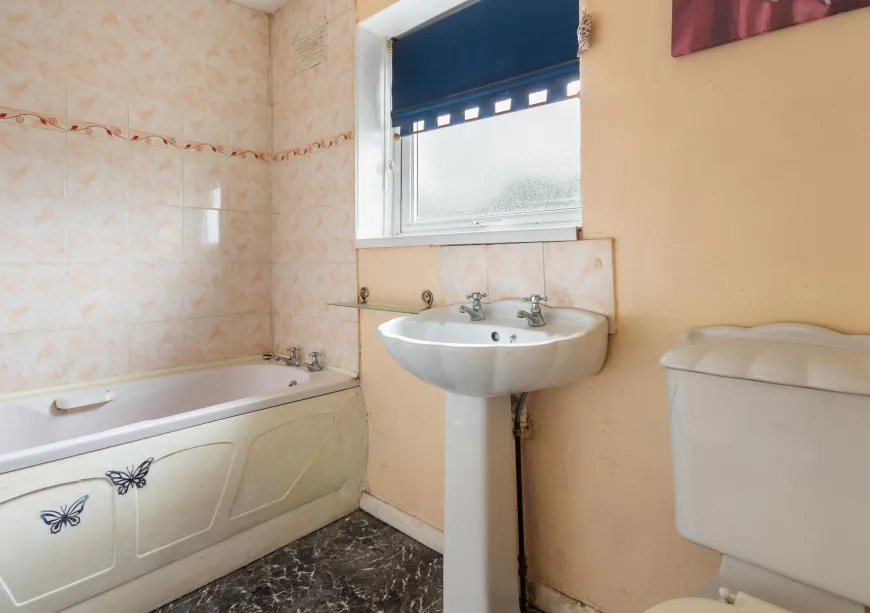 3 bed End of Terrace