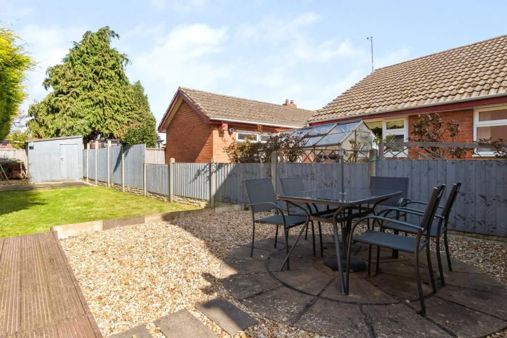 2 bed Detached
