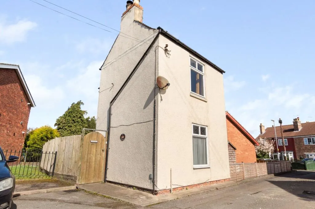 2 bed Detached