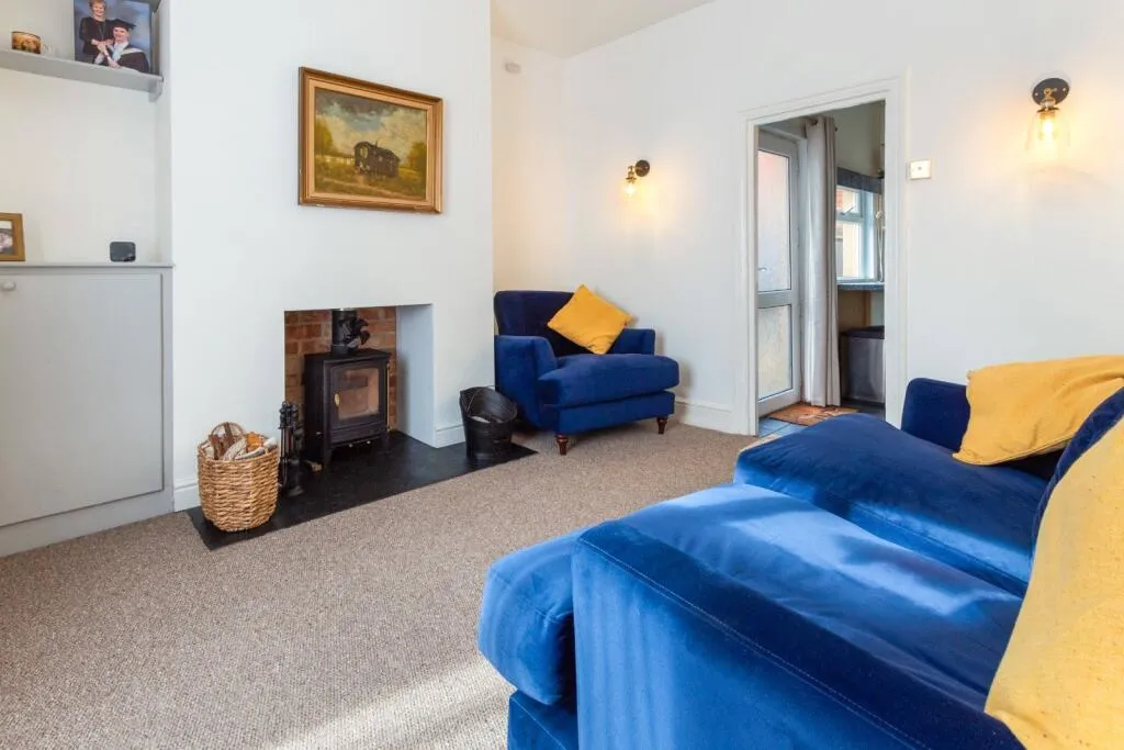 2 bed Detached