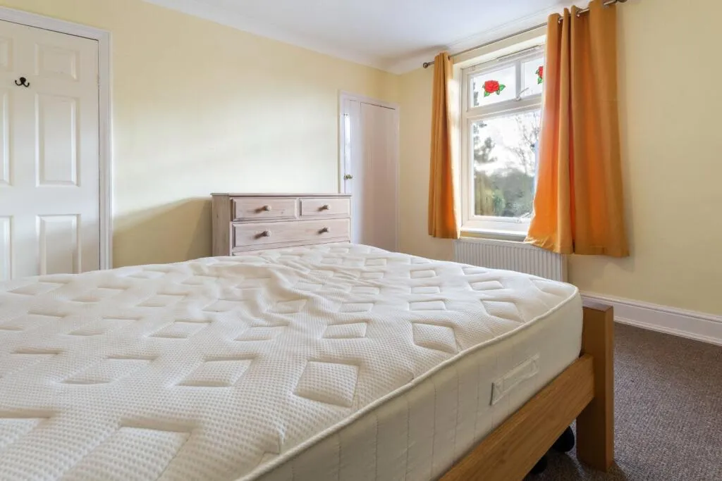 2 bed Detached