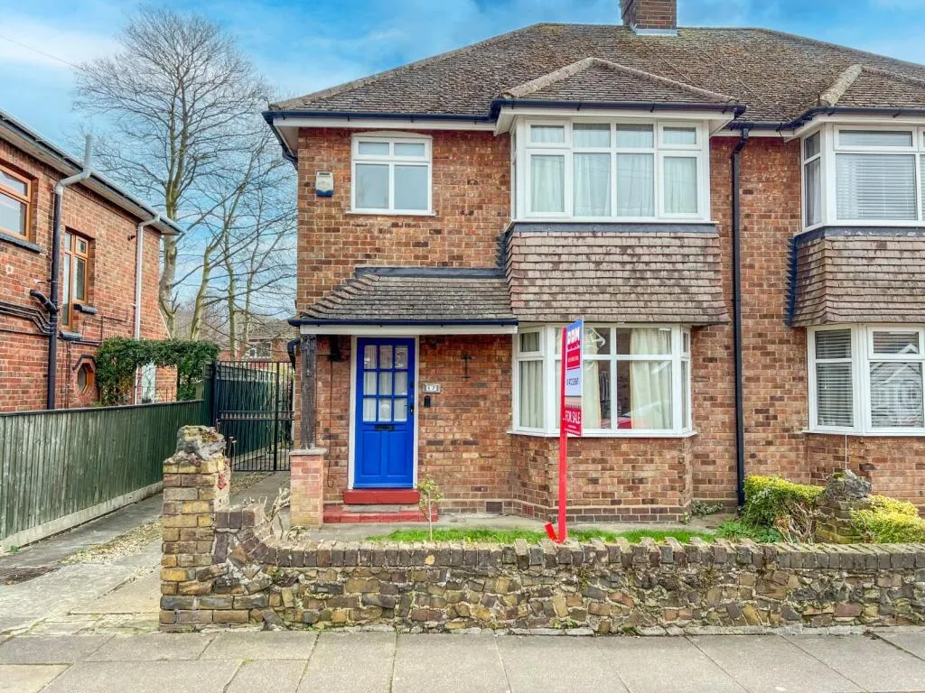 3 bed Semi-Detached