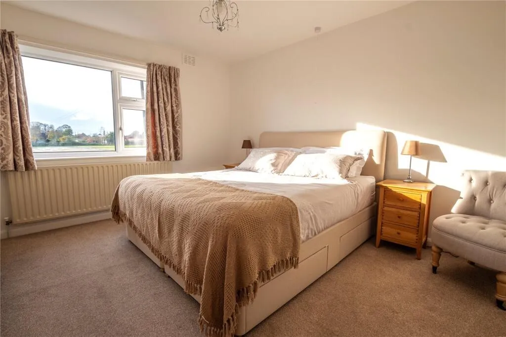 4 bed Detached