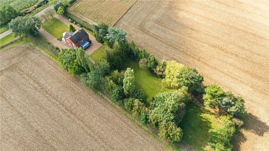 4 bed Detached